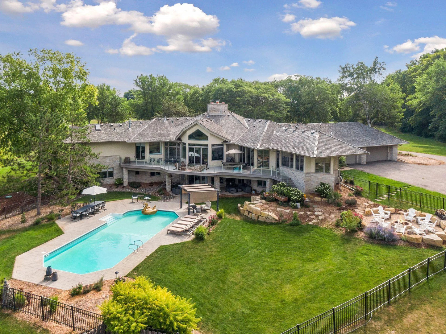 525 Navajo Road, Medina, MN 55340