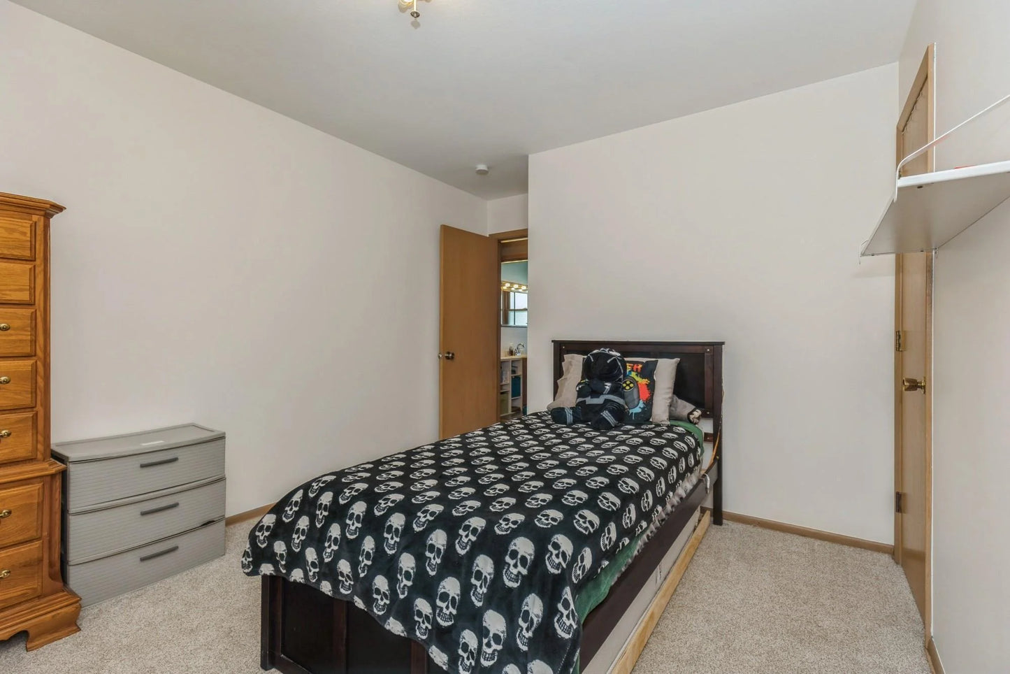 4601 Winchester Lane, Brooklyn Center, MN 55429