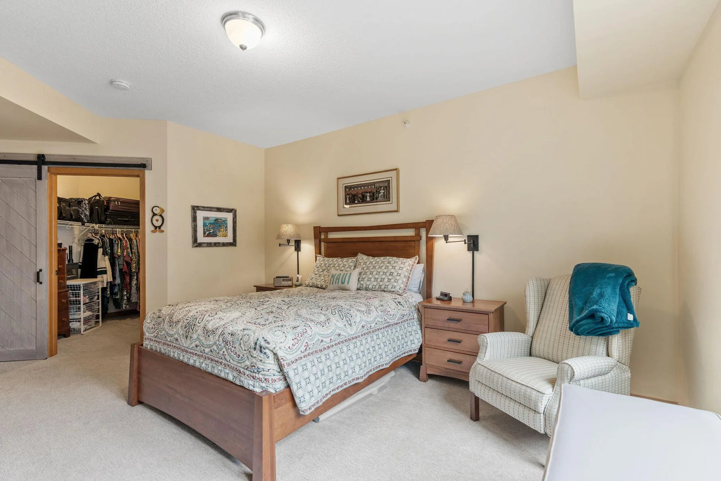 2565 Franklin Avenue, Saint Paul, MN 55114