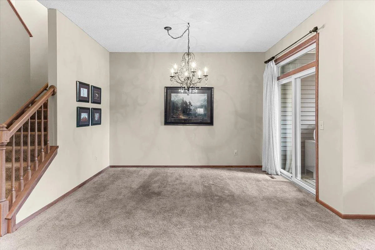 577 Woodduck Drive, Woodbury, MN 55125
