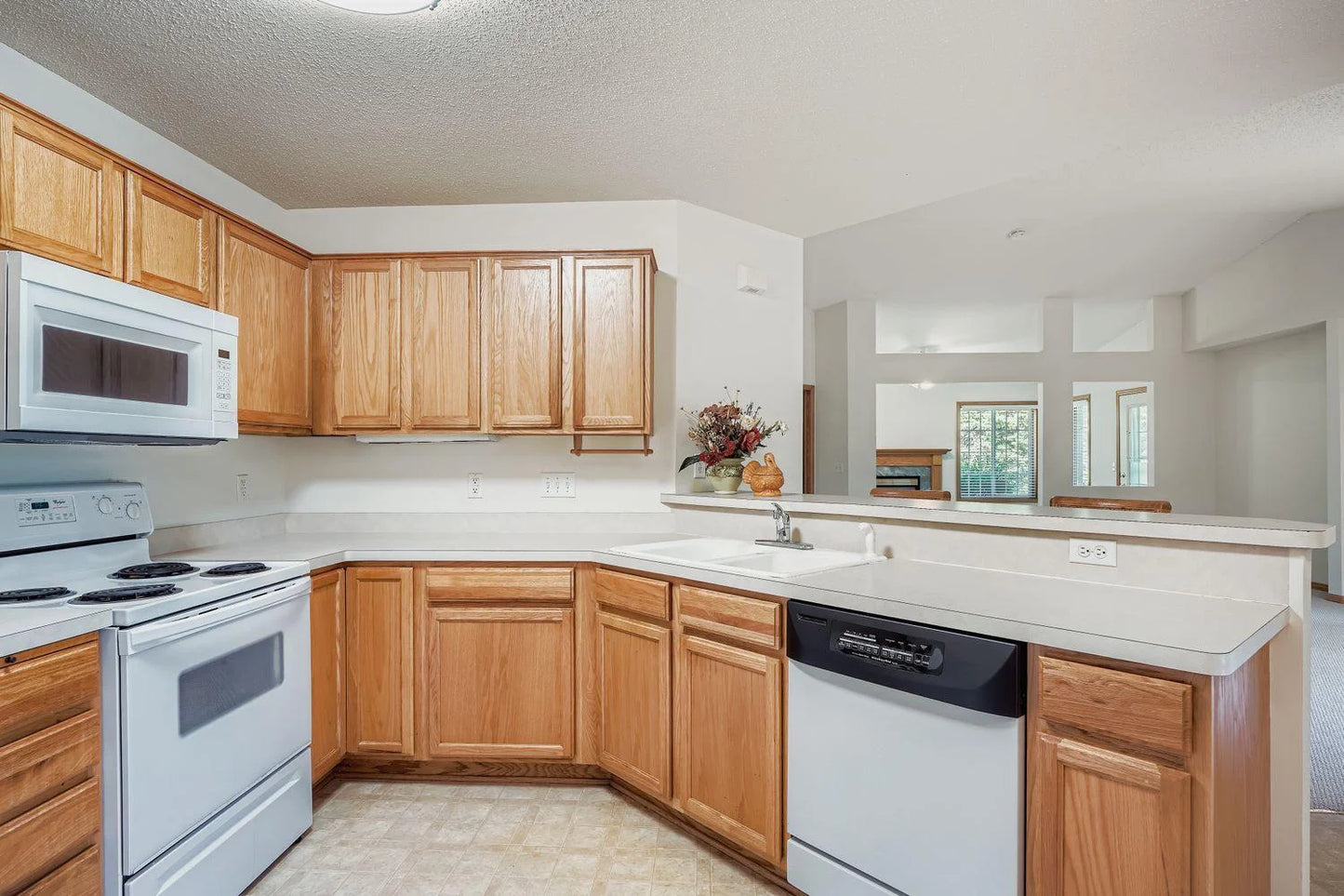 6080 Pond View Drive, Shorewood, MN 55331