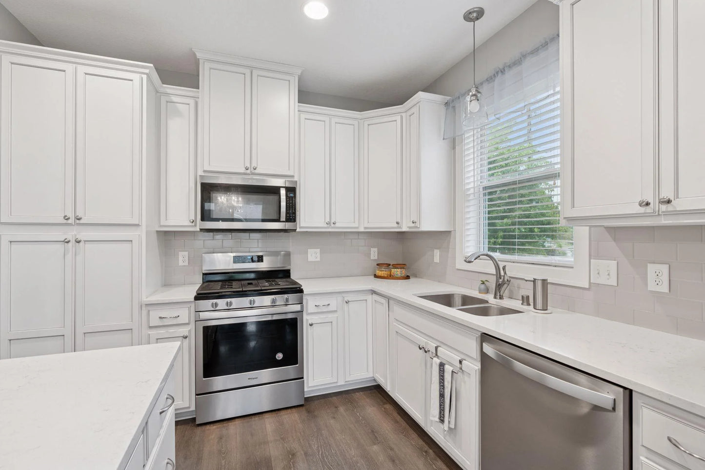 630 Lovell Avenue, Roseville, MN 55113