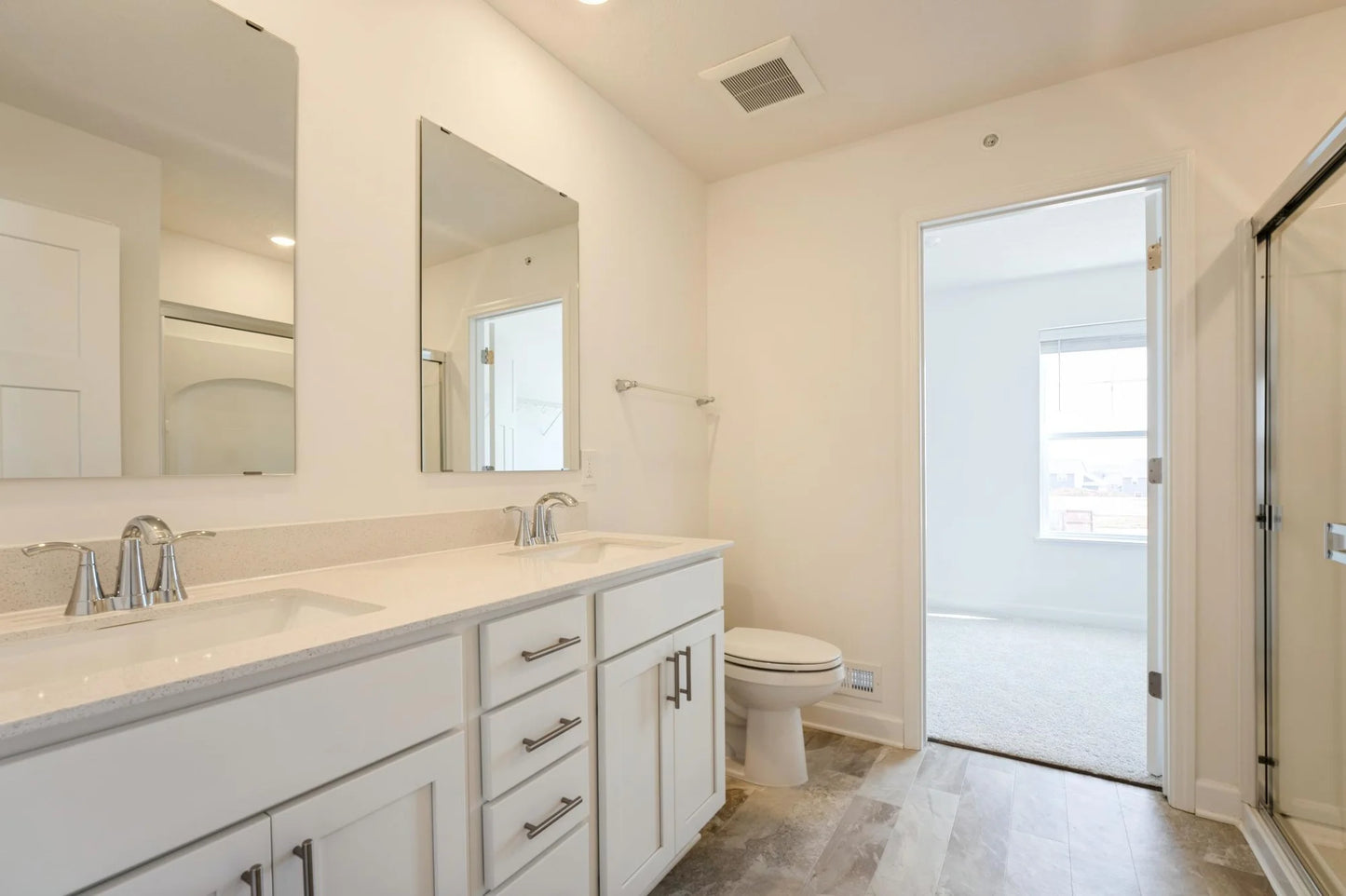 5291 Long Pointe Pass, Woodbury, MN 55129