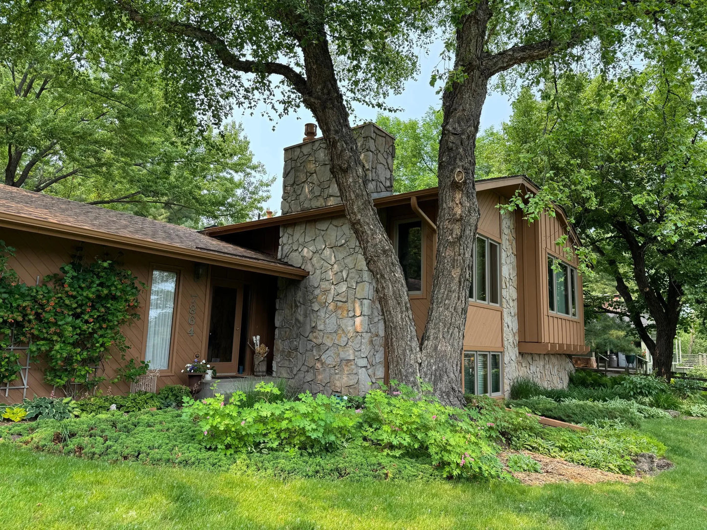 7864 Demontreville Trail, Lake Elmo, MN 55042