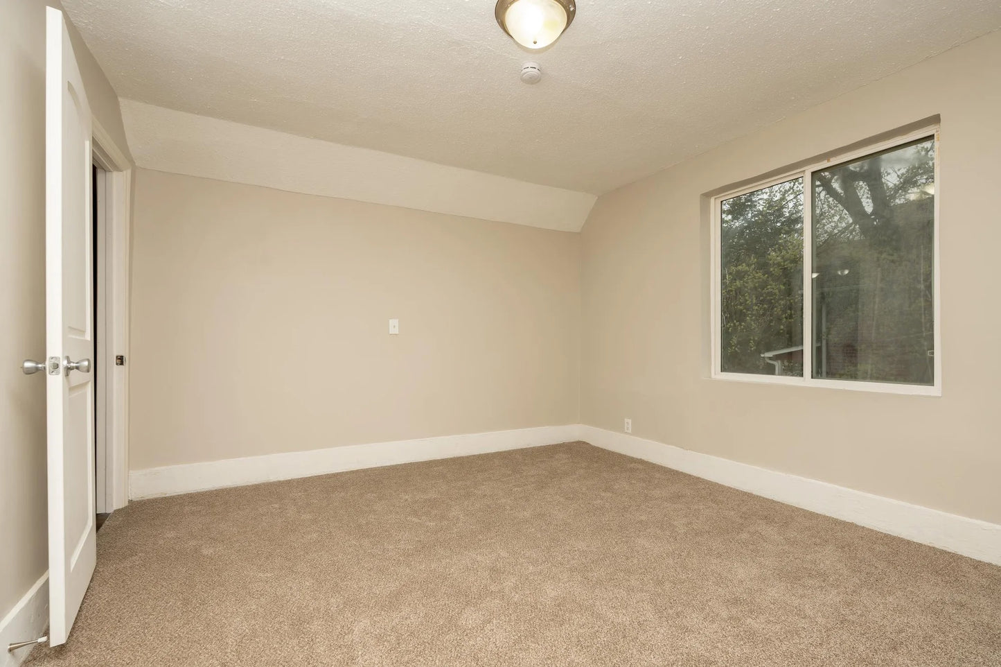 2504 Humboldt Avenue, Minneapolis, MN 55411