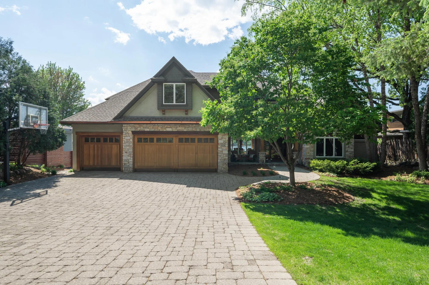 115 Wildwood Beach Road, Mahtomedi, MN 55115