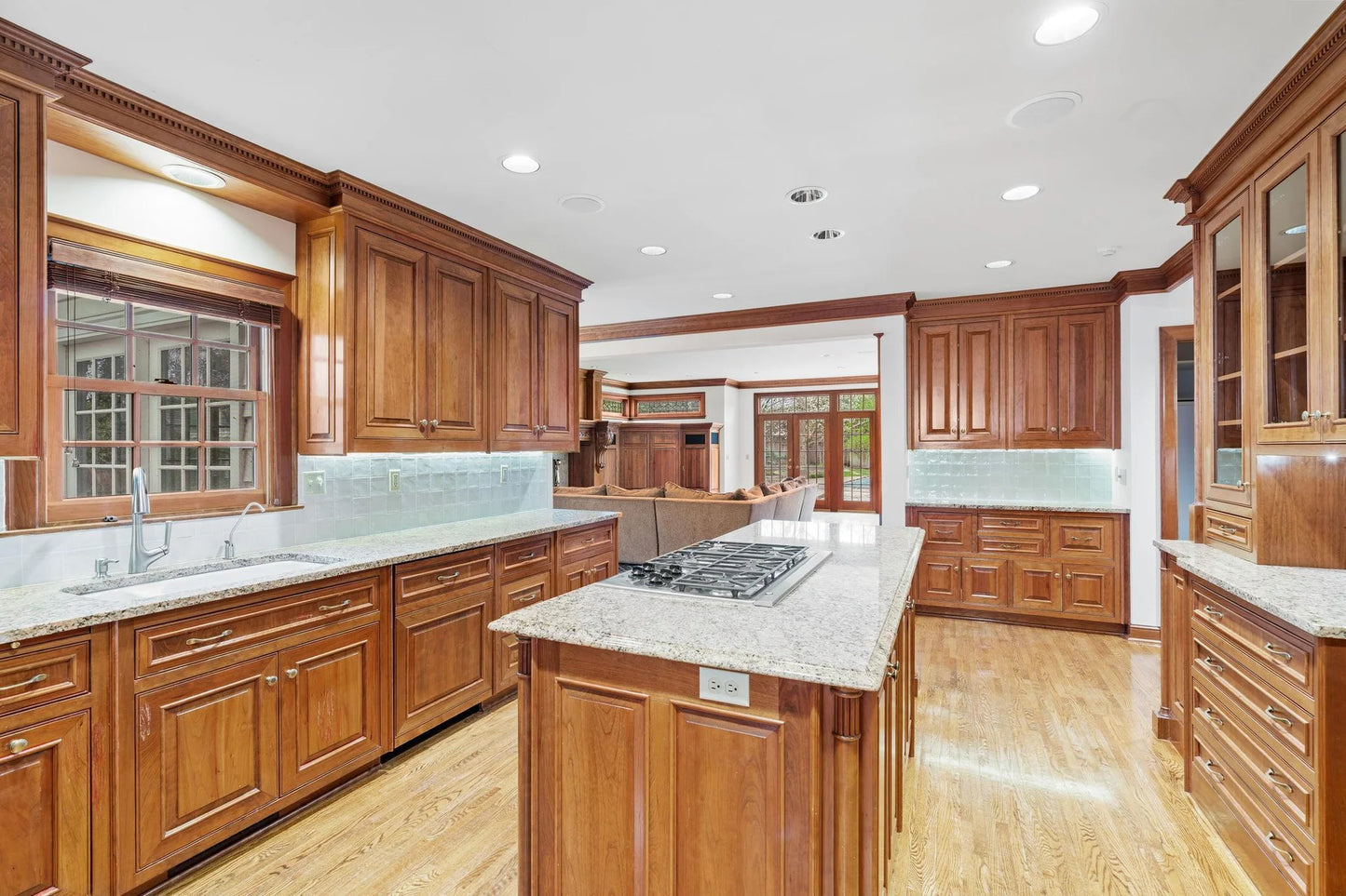 6321 Interlachen Boulevard, Edina, MN 55436