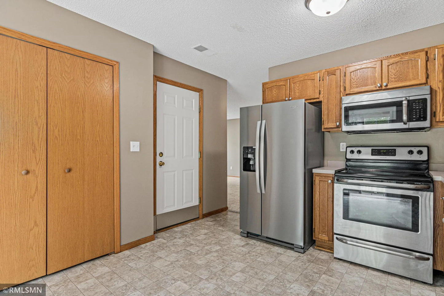 4923 Grenwich Place, Oakdale, MN 55128