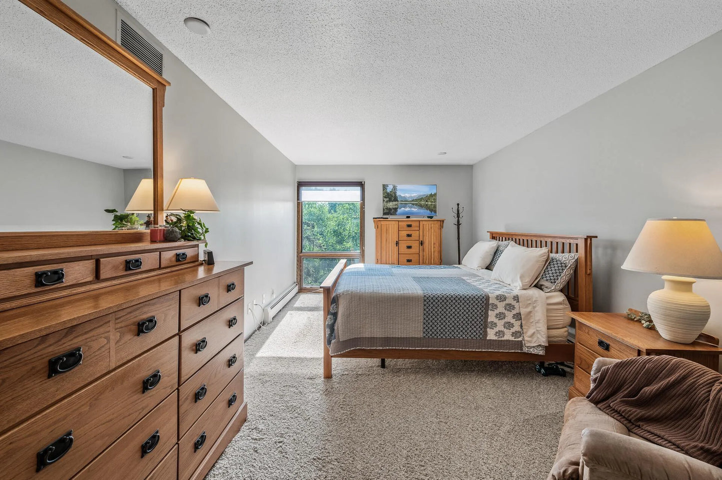 6075 Lincoln Drive, Edina, MN 55436