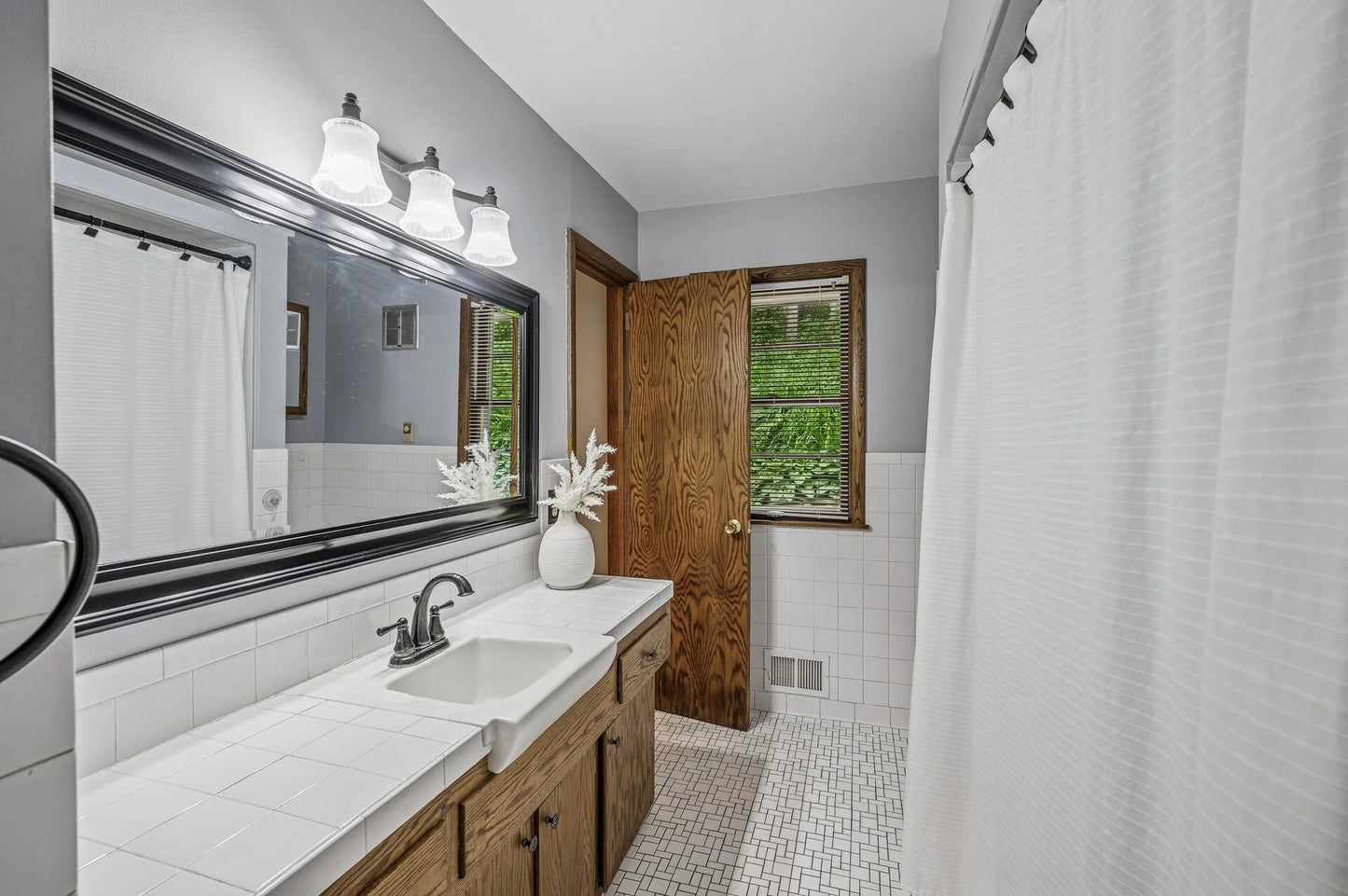 109 Cimarron Court, Apple Valley, MN 55124