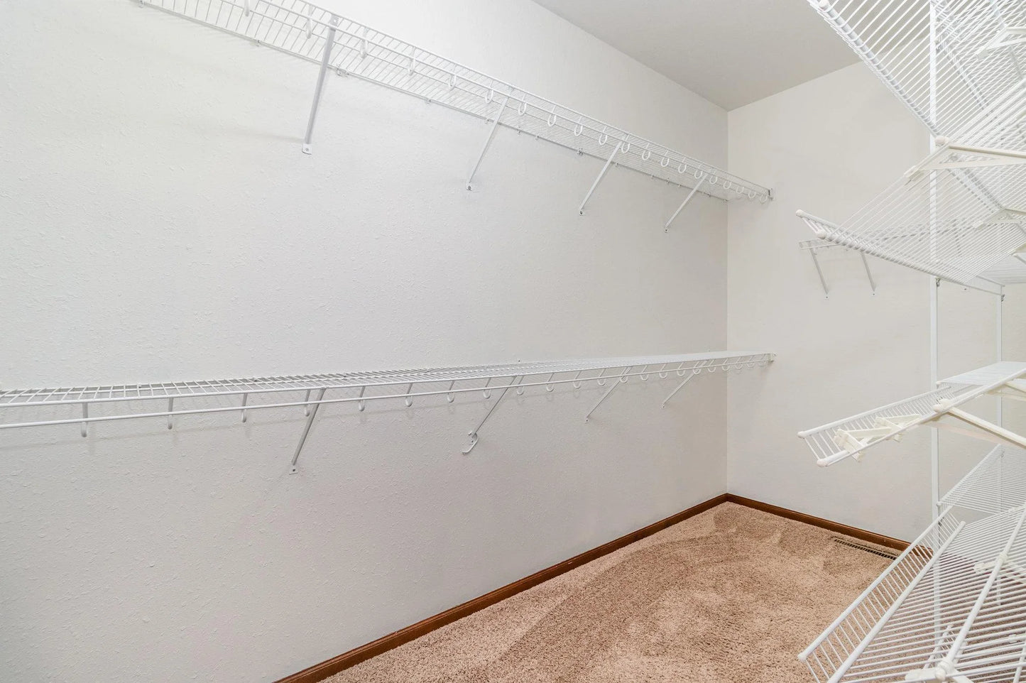 605 Heritage Trail, New Prague, MN 56071