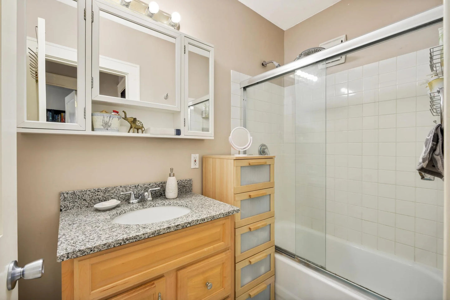 1828 Clinton Avenue, Minneapolis, MN 55404