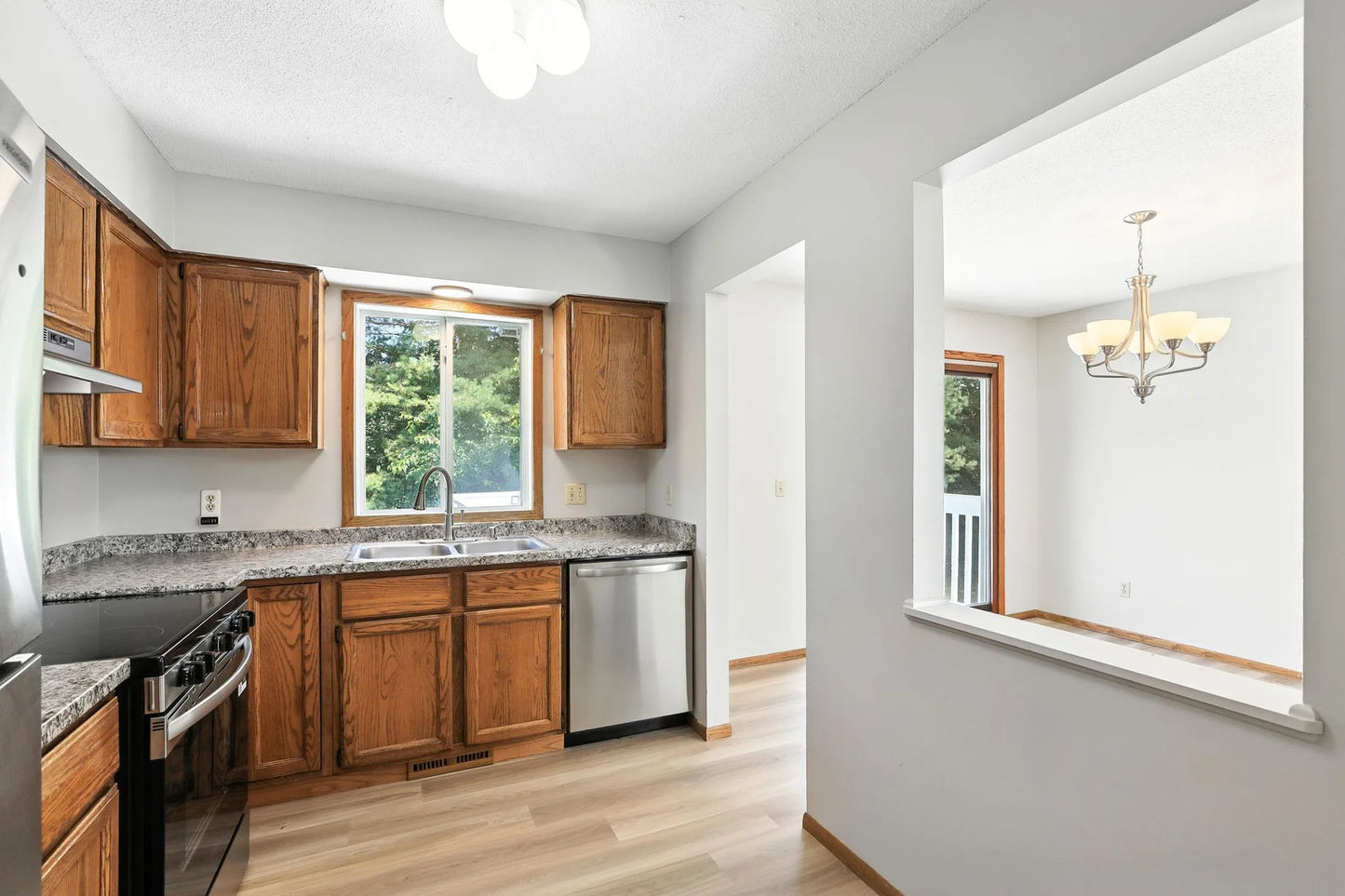 2515 Royals Drive, Minnetonka, MN 55305