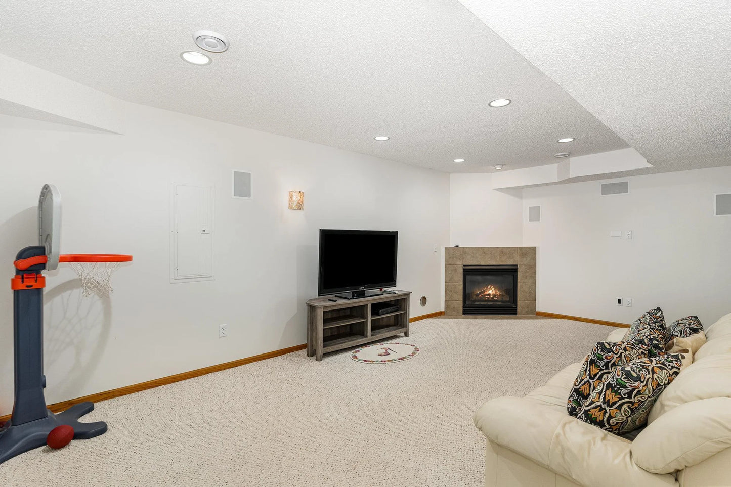5921 200th Street, Farmington, MN 55024