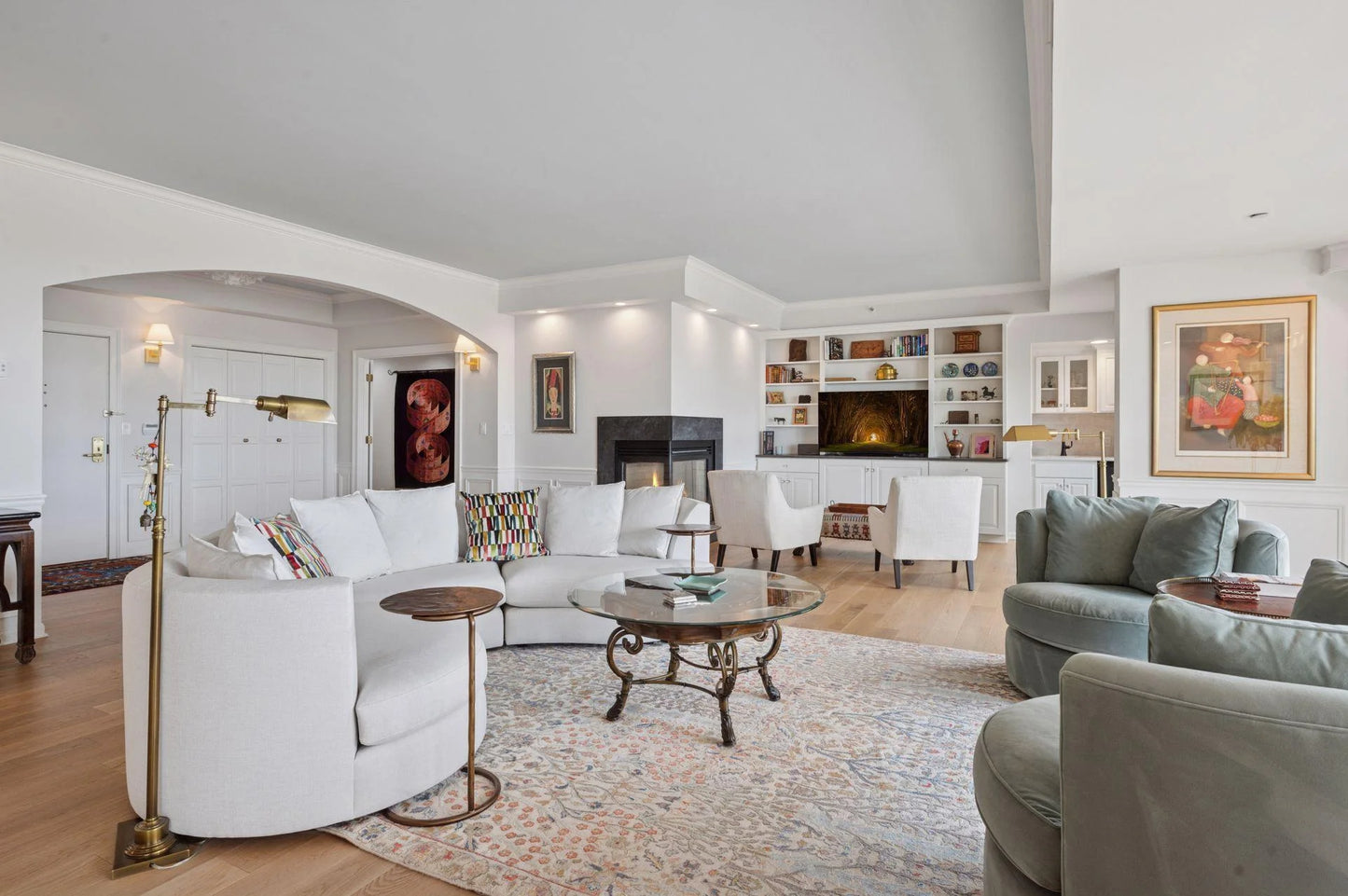 1201 Yale Place, Minneapolis, MN 55403