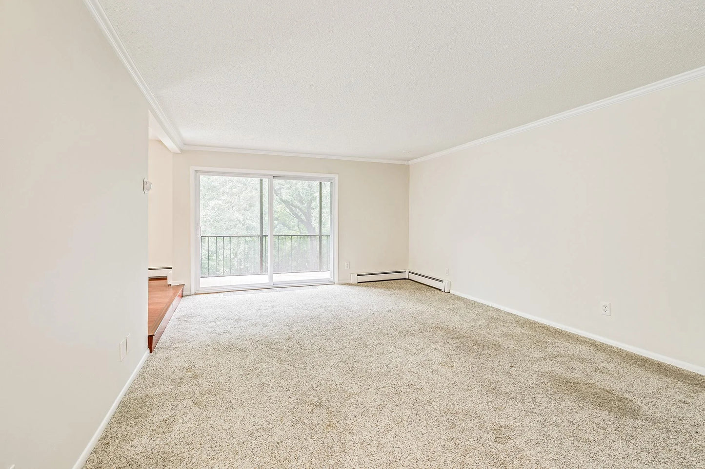 6105 Lincoln Drive, Edina, MN 55436