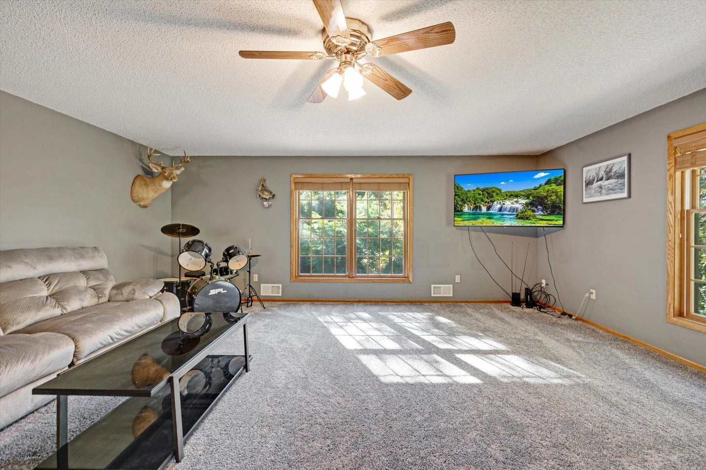 771 County Road B2 , Little Canada, MN 55117
