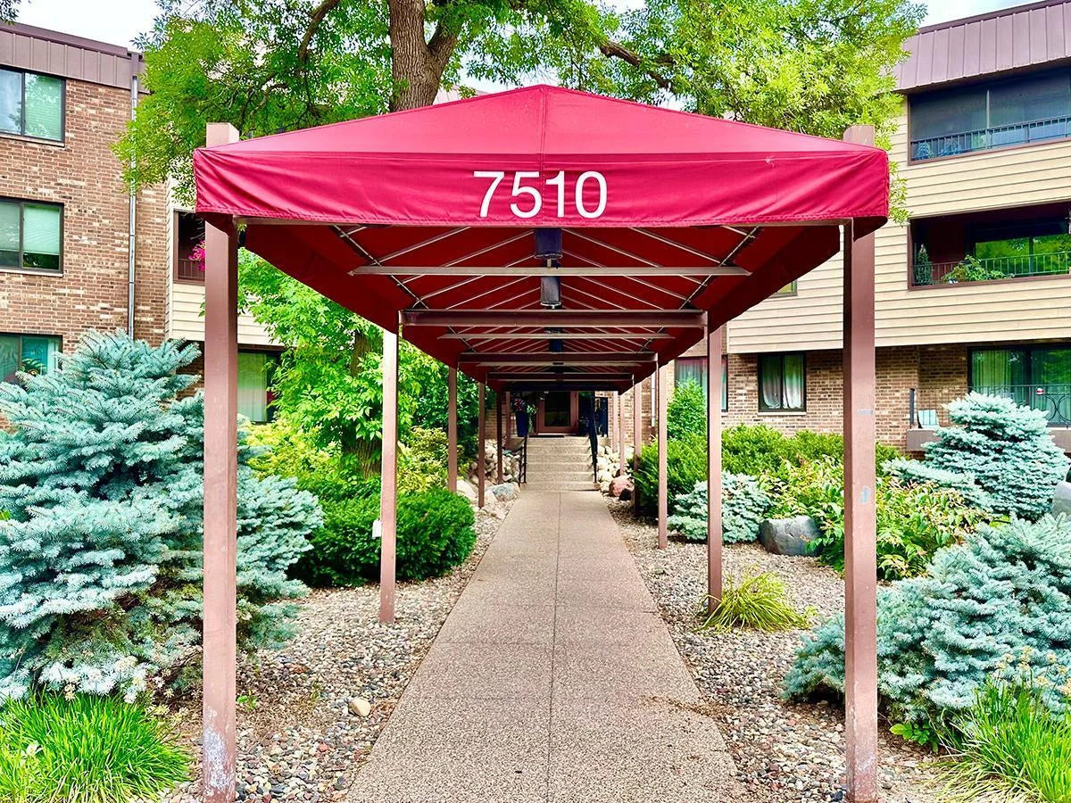 7510 Cahill Road, Edina, MN 55439