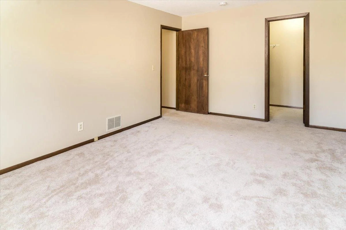 10382 Juniper Lane, Eden Prairie, MN 55347