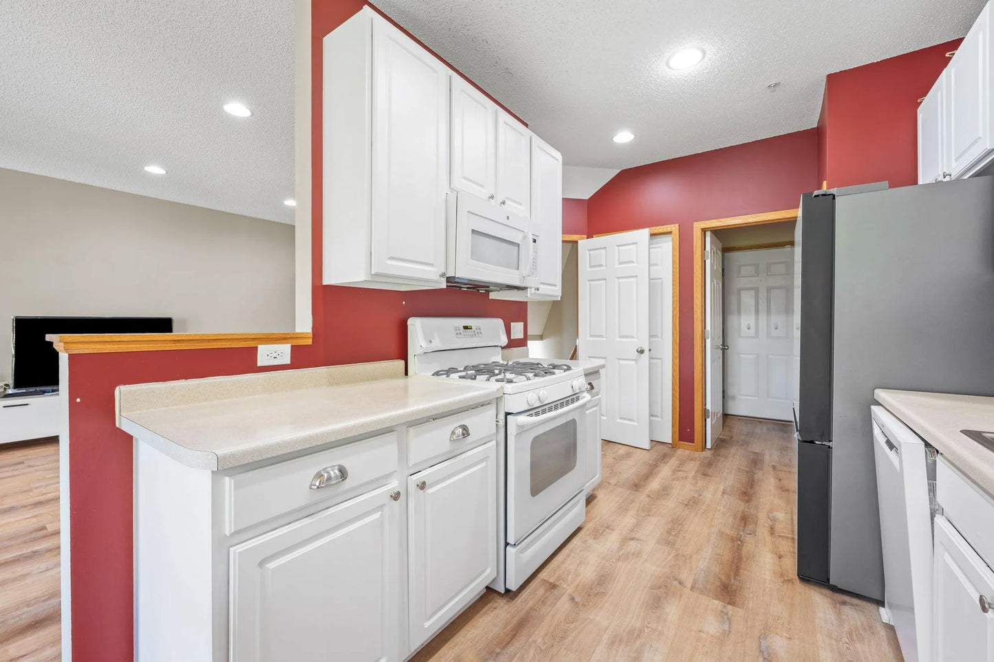 5048 Yuma Lane, Plymouth, MN 55446