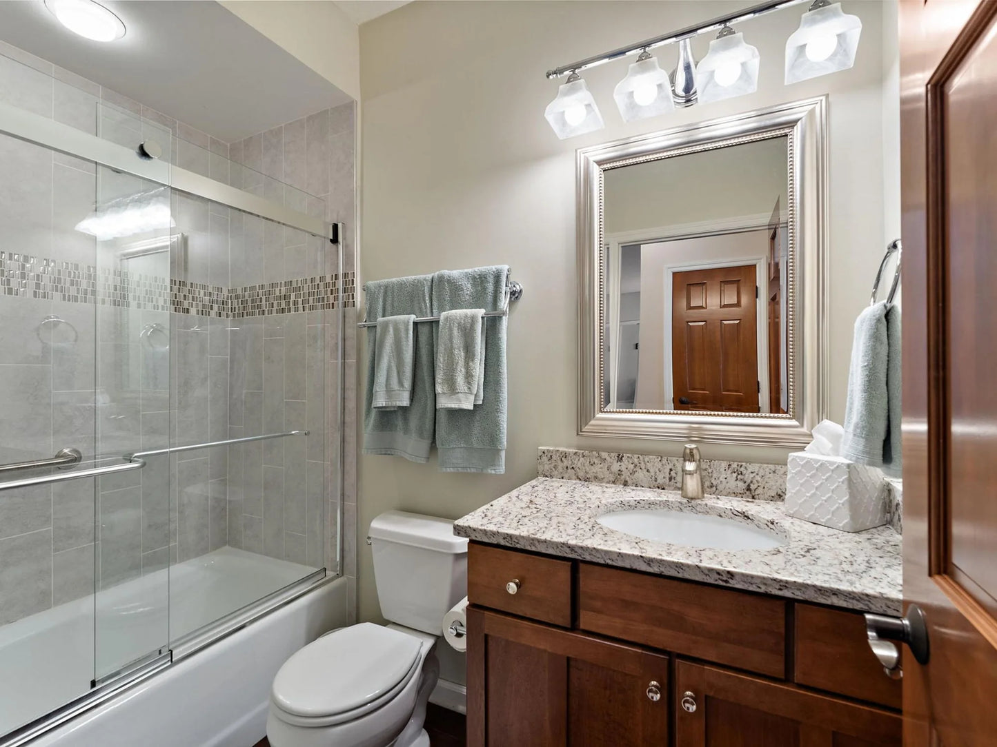5250 Grandview Square, Edina, MN 55436