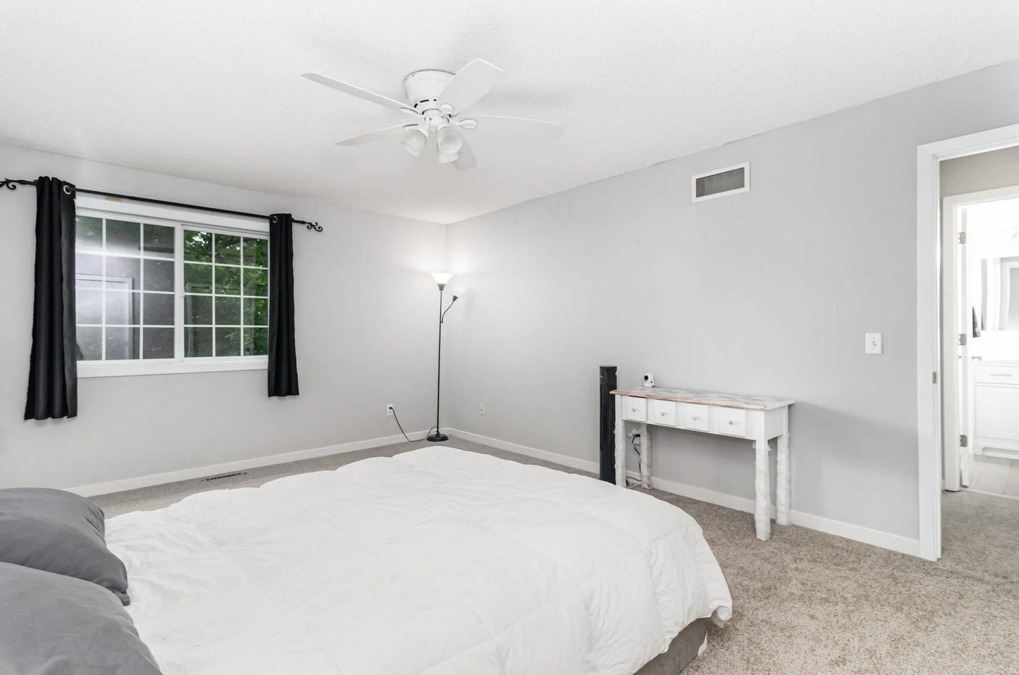 5955 Wedgewood Lane, Plymouth, MN 55446