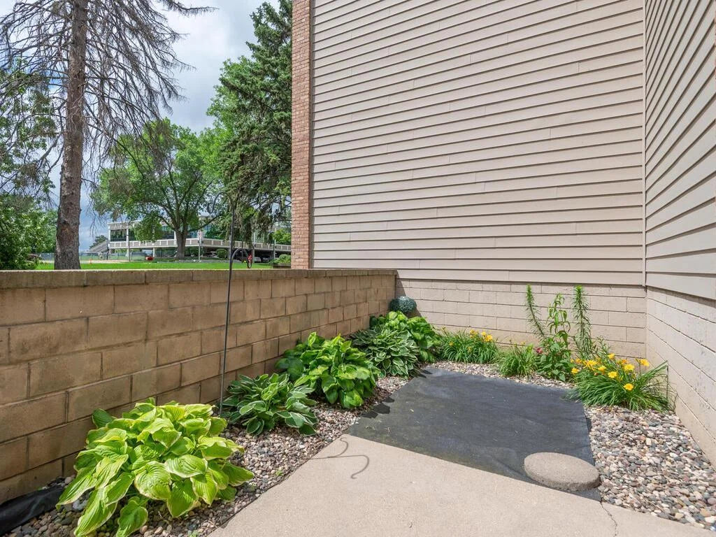 6423 Colony Way, Edina, MN 55435