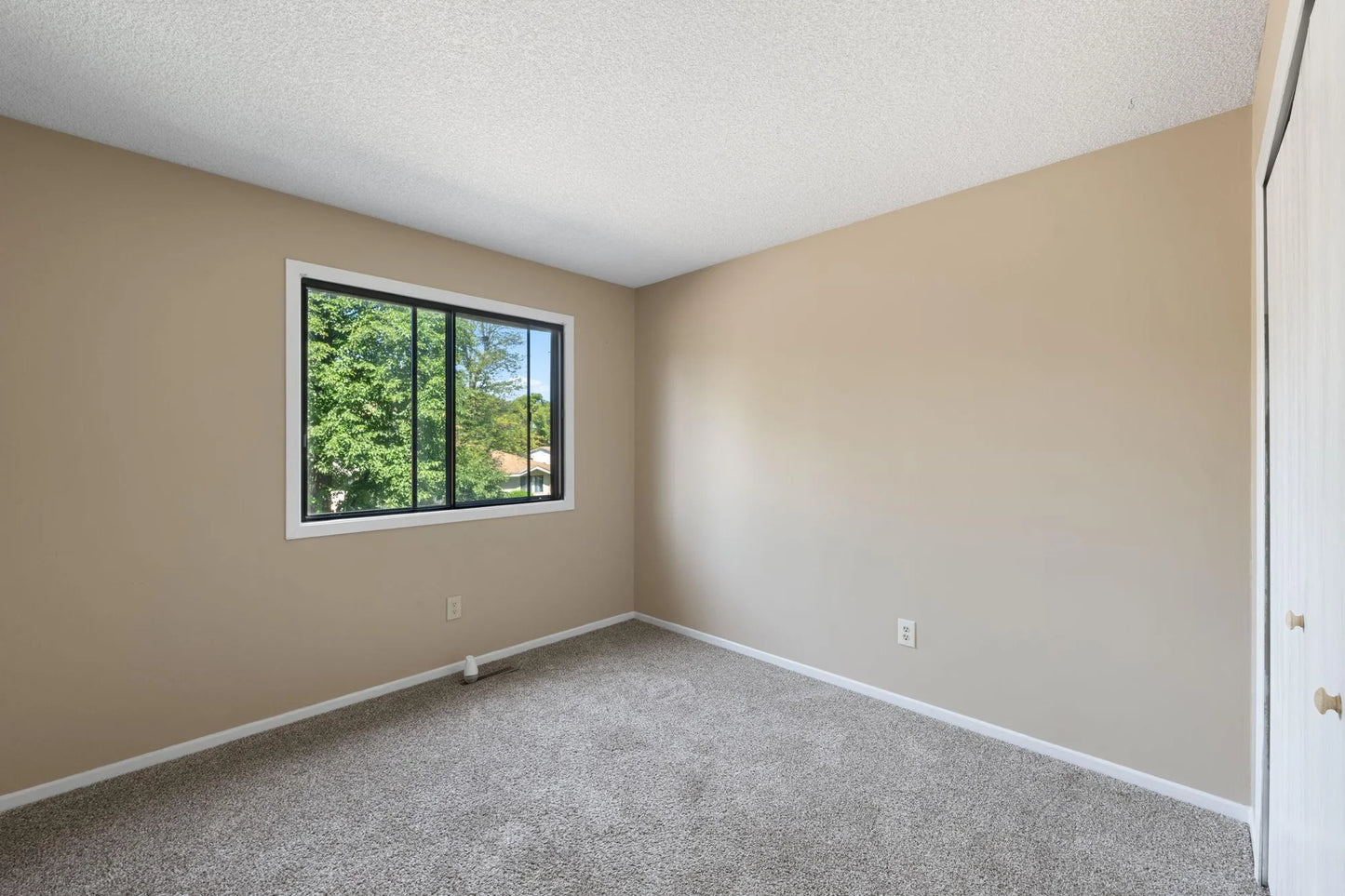 2531 Brookdale Lane, Brooklyn Park, MN 55444