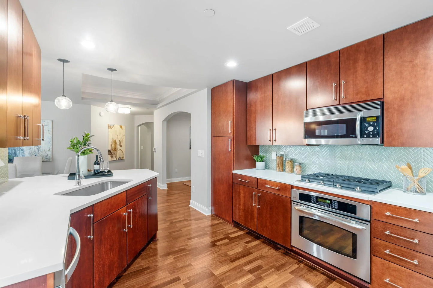 100 3rd Avenue, Minneapolis, MN 55401