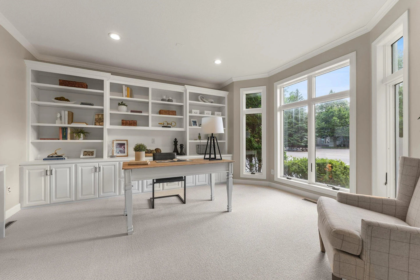 6305 Mcintyre Point, Edina, MN 55439