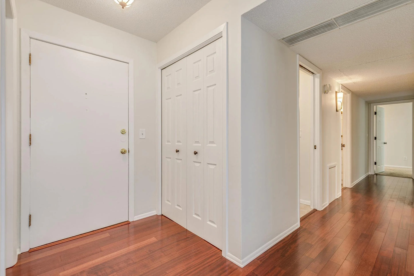 6105 Lincoln Drive, Edina, MN 55436