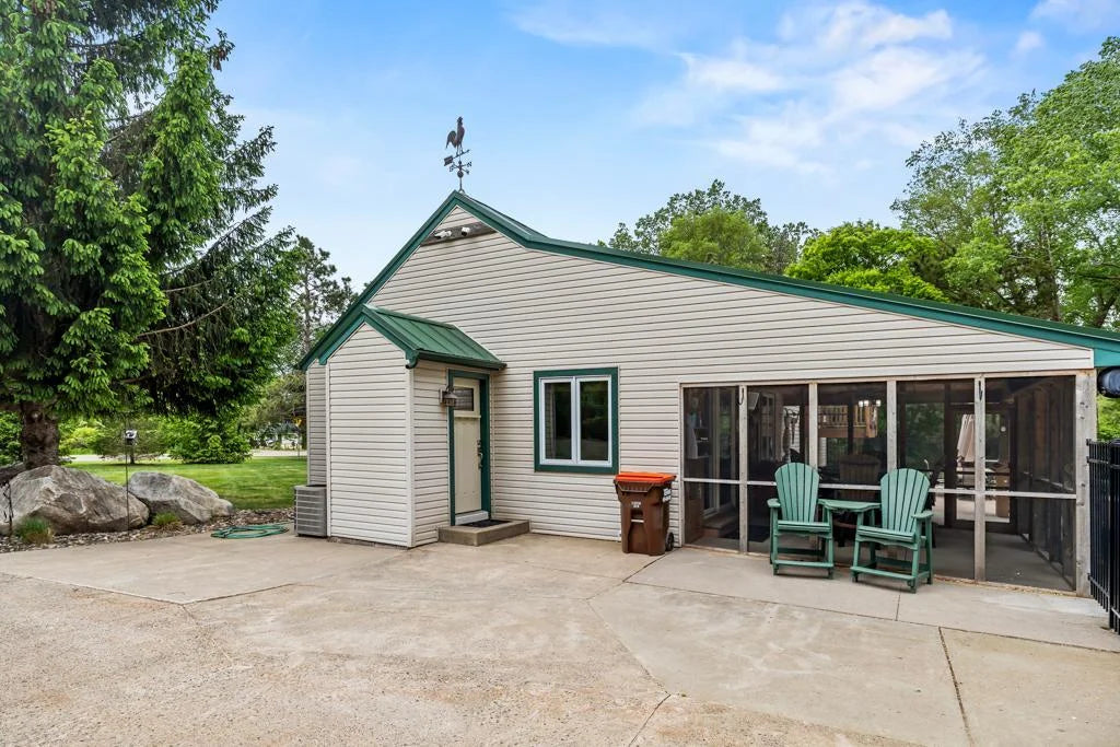 2511 Carver Avenue, Maplewood, MN 55119