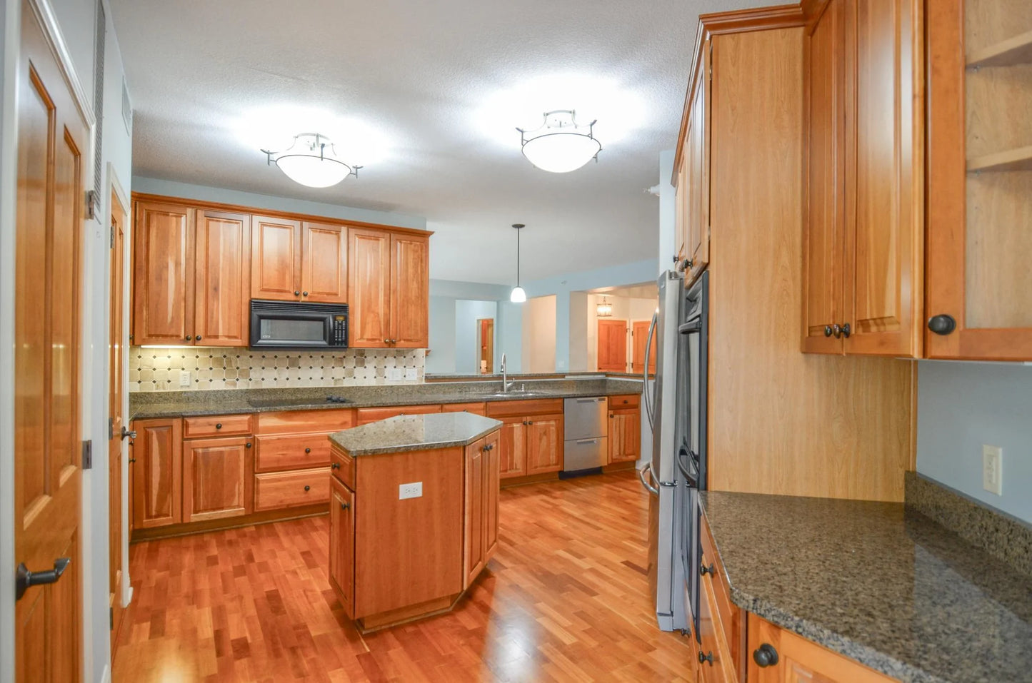 5225 Grandview Square, Edina, MN 55436