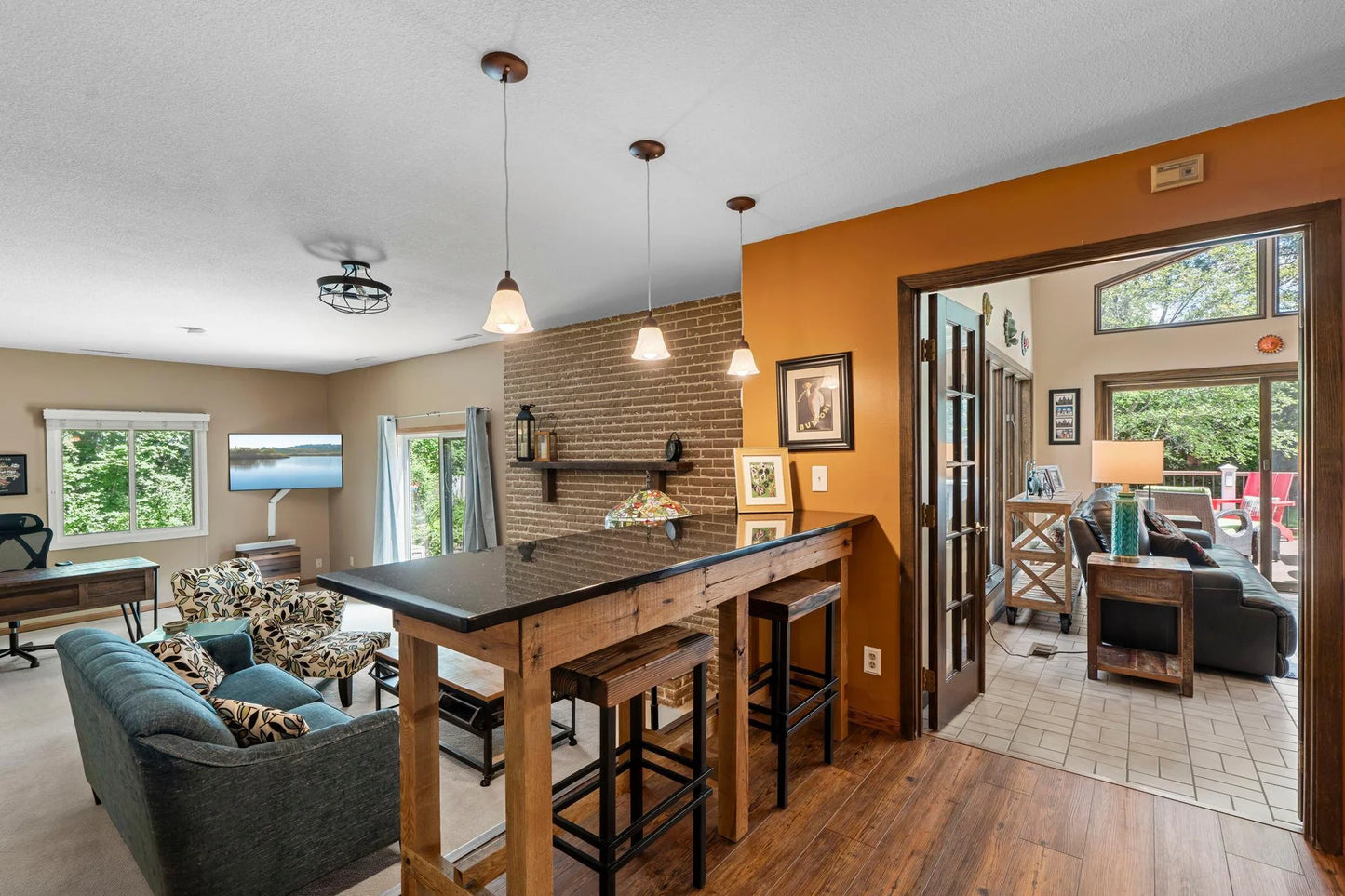 4530 Oak Leaf Drive, Vadnais Heights, MN 55127