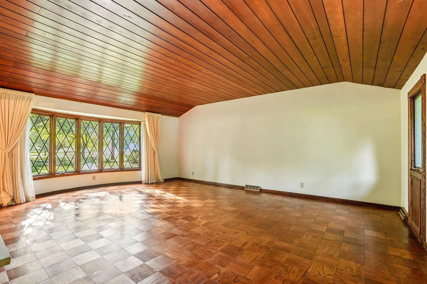 301 Kenmar Circle, Minnetonka, MN 55305