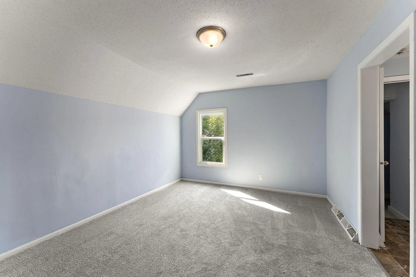 538 Charles Avenue, Saint Paul, MN 55103