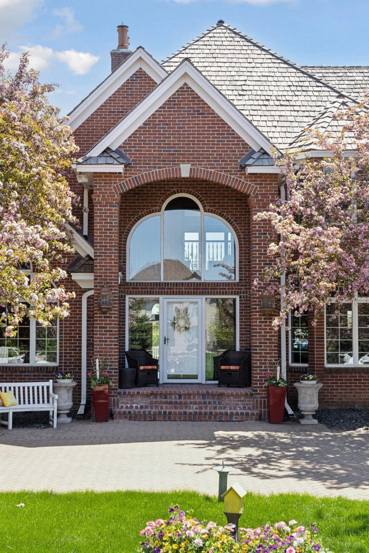 10 Apple Orchard Court, Dellwood, MN 55110