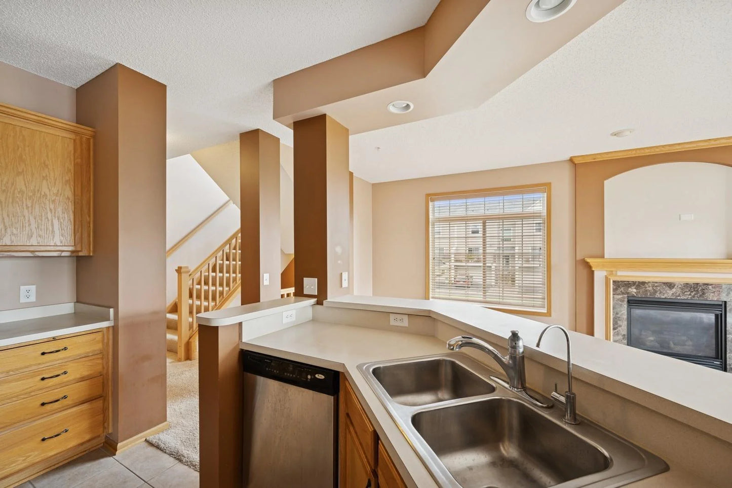 4363 Victor Path, Hugo, MN 55038