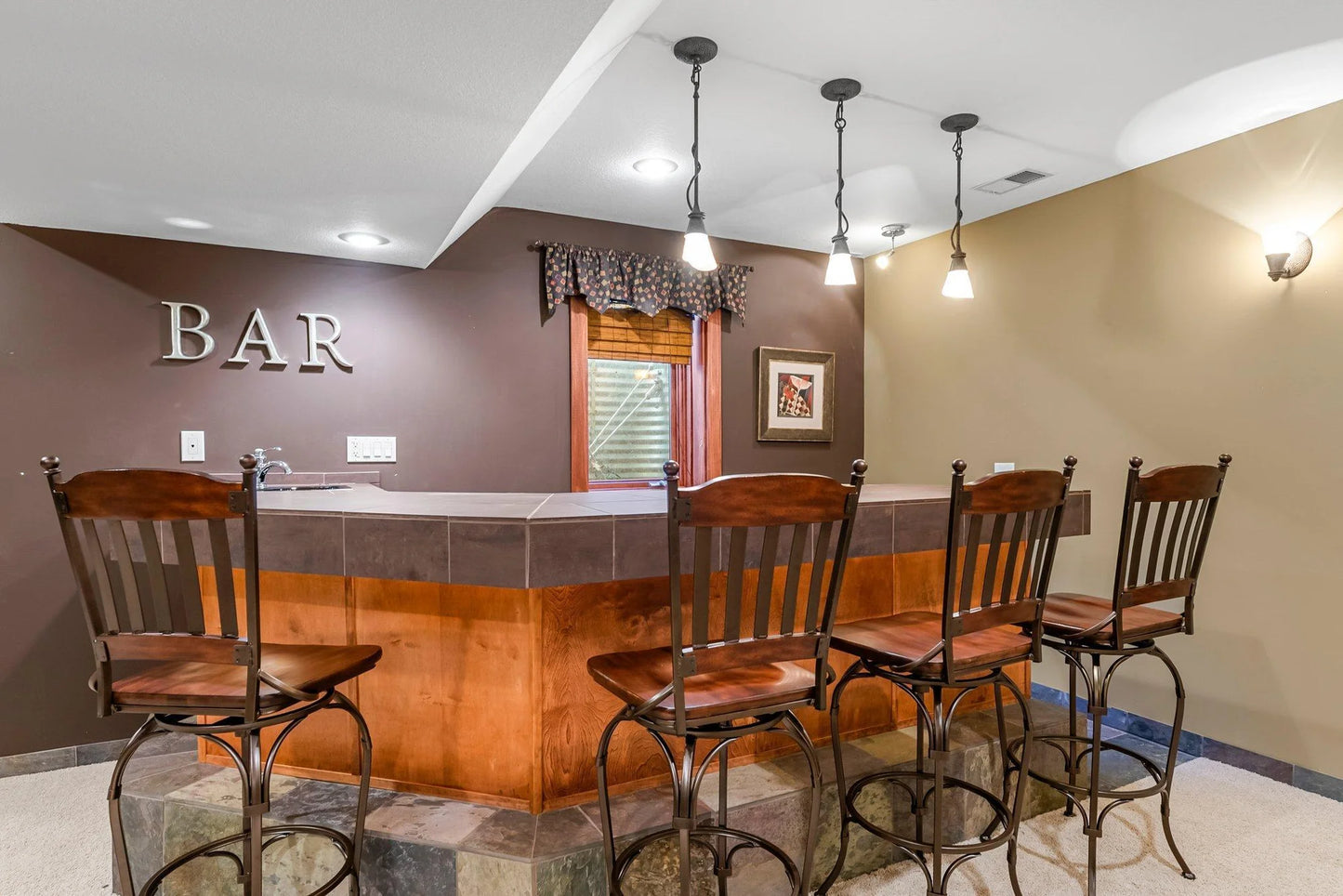 2408 Hunter Drive, Chanhassen, MN 55317
