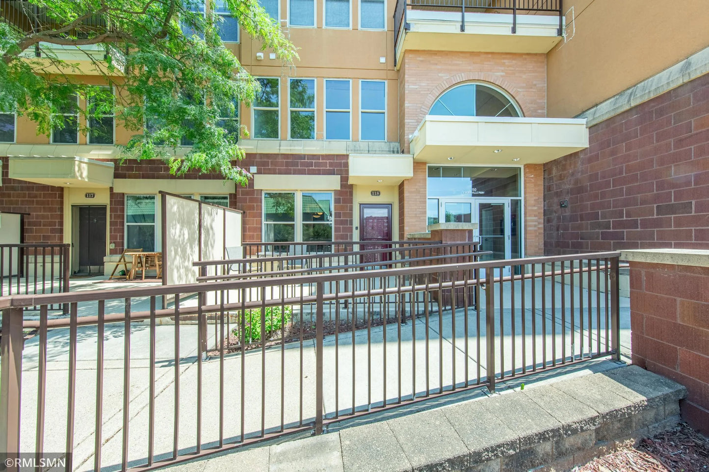 150 Burnsville Parkway, Burnsville, MN 55337