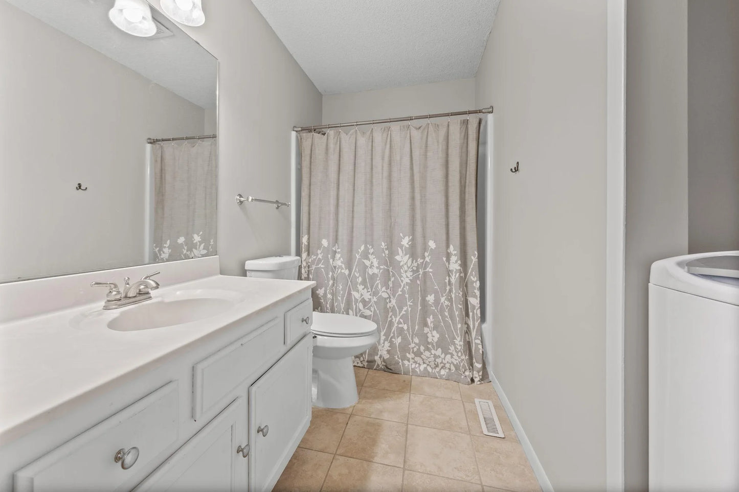 992 Pond View Court, Vadnais Heights, MN 55127