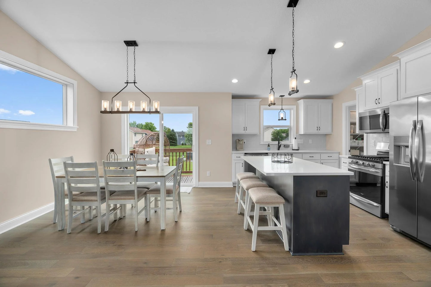 1581 Philipp Way, Shakopee, MN 55379