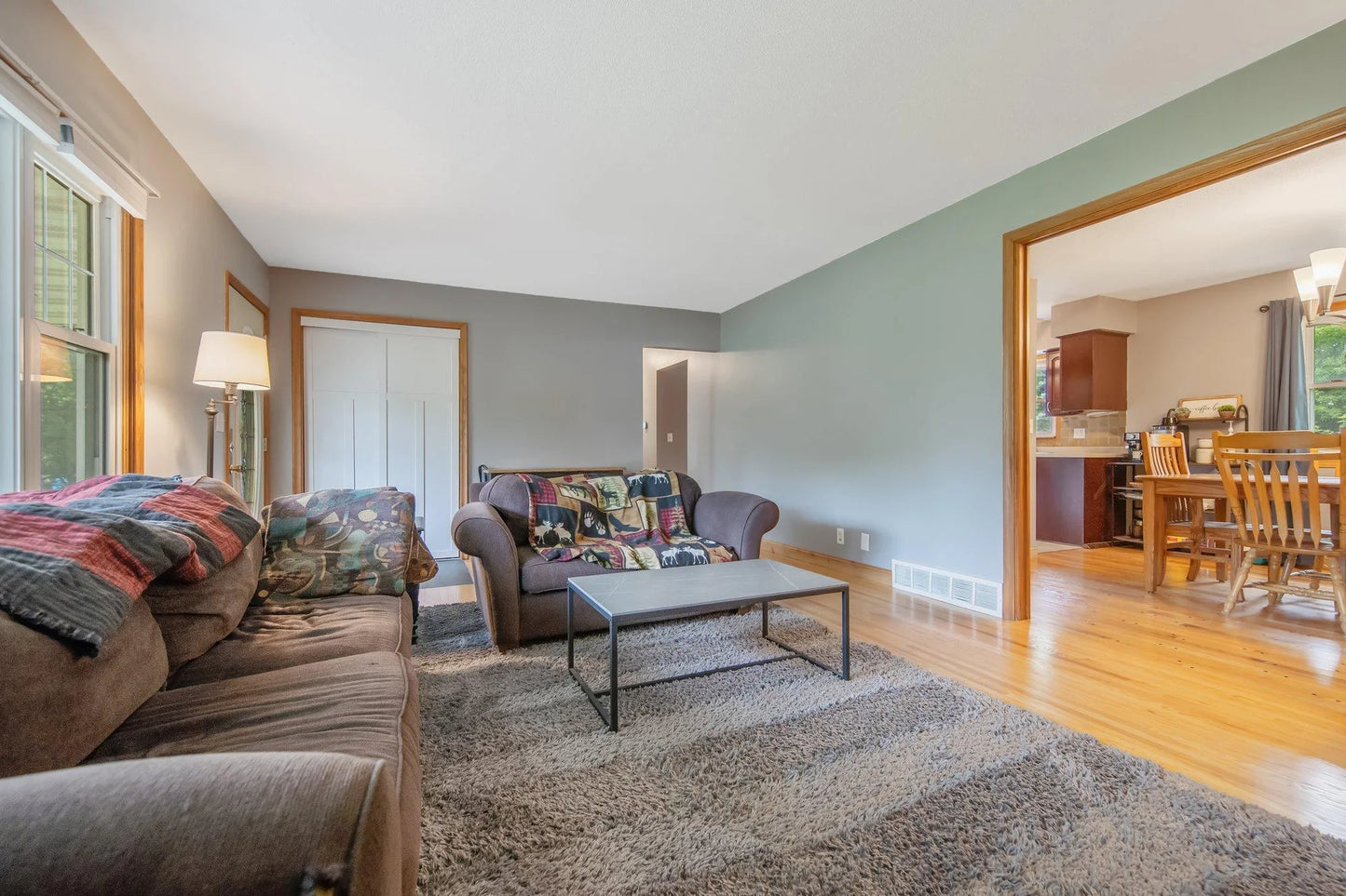 521 Unique Drive, Burnsville, MN 55337
