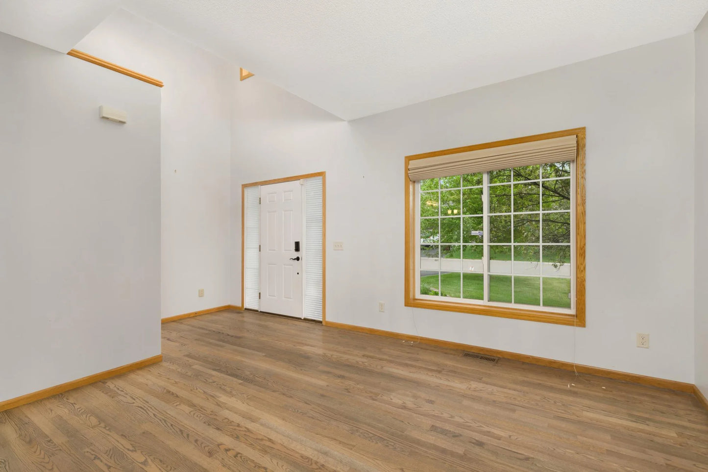 10935 Eagle View Place, Woodbury, MN 55129