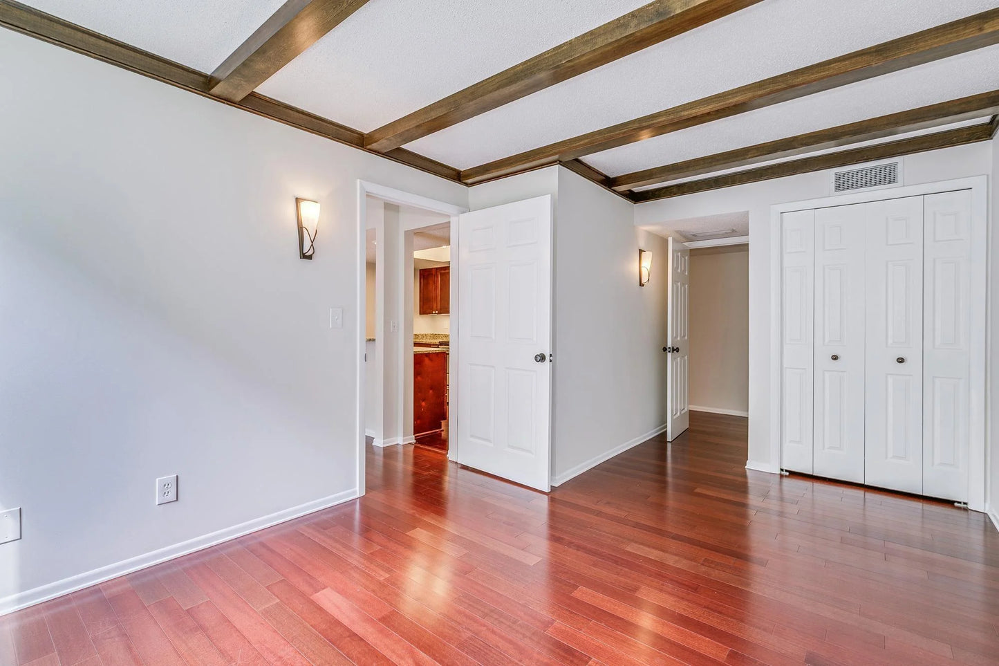 6105 Lincoln Drive, Edina, MN 55436
