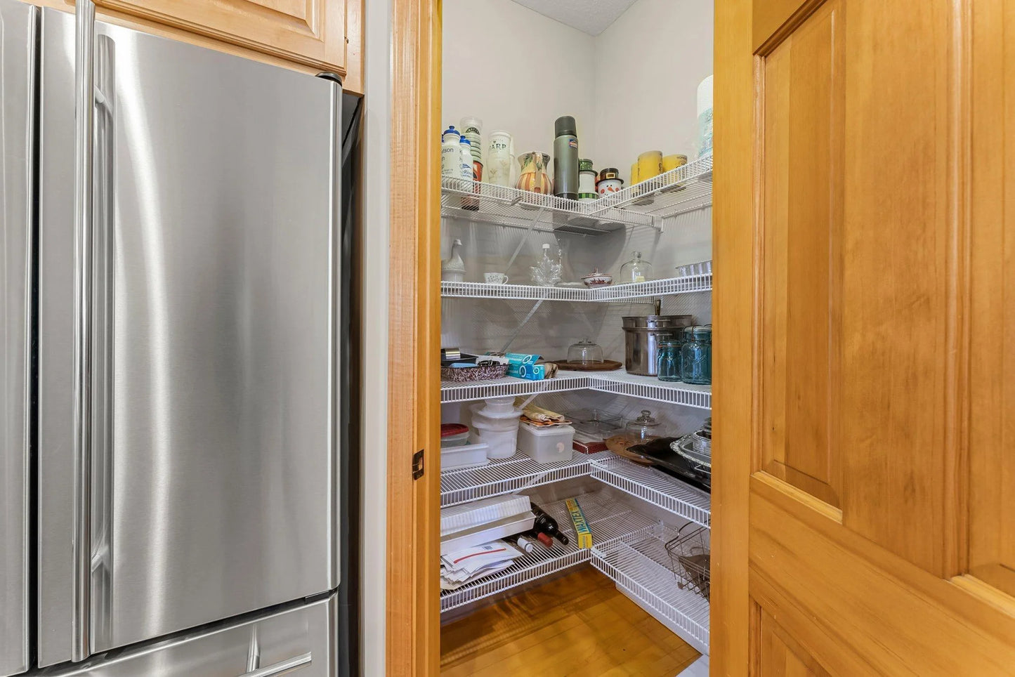 2408 Hunter Drive, Chanhassen, MN 55317