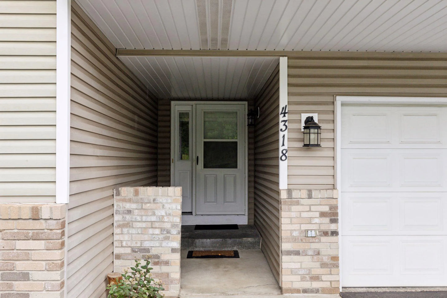 4318 Mccoll Drive, Savage, MN 55378