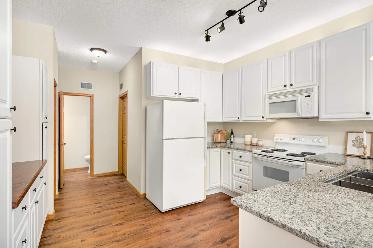 537 Woodduck Drive, Woodbury, MN 55125