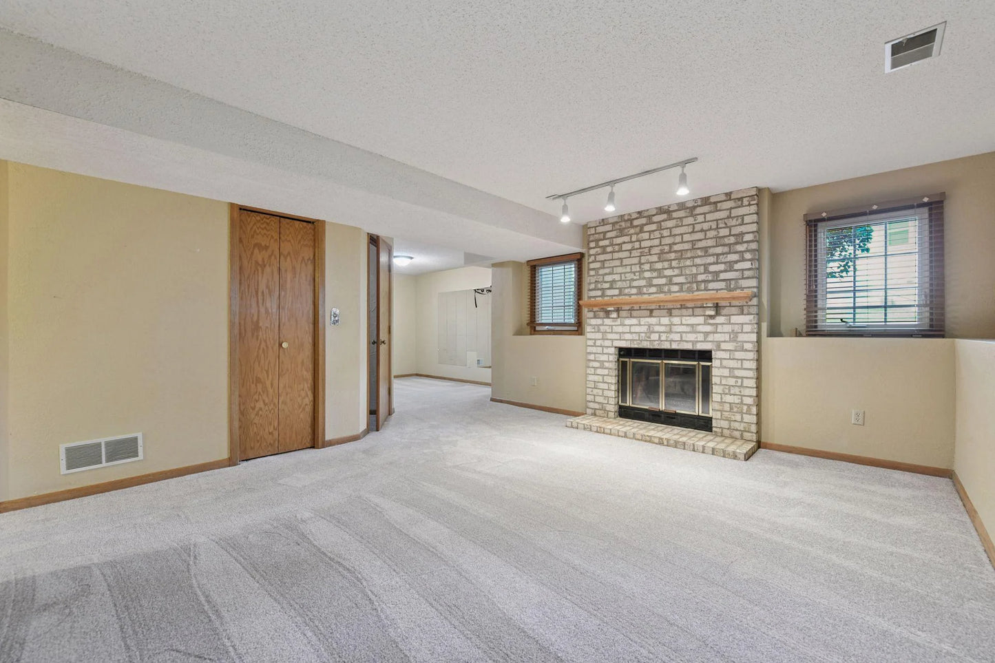 10246 Lee Drive, Eden Prairie, MN 55347