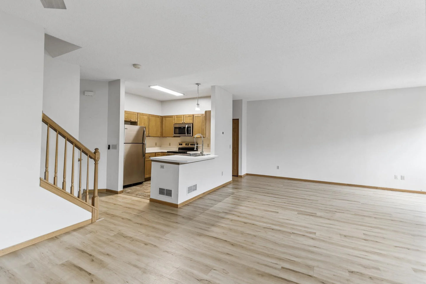631 Woodduck Drive, Woodbury, MN 55125